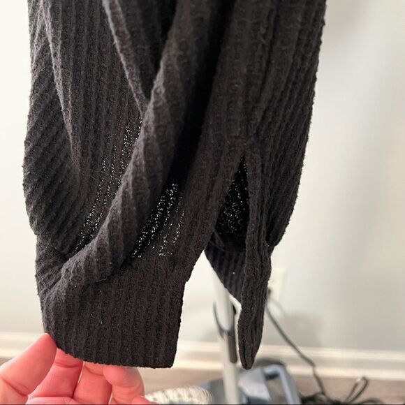 Talulah Women's Black Crewneck Sweater Size Small side slits long sleeve - Picture 4 of 5